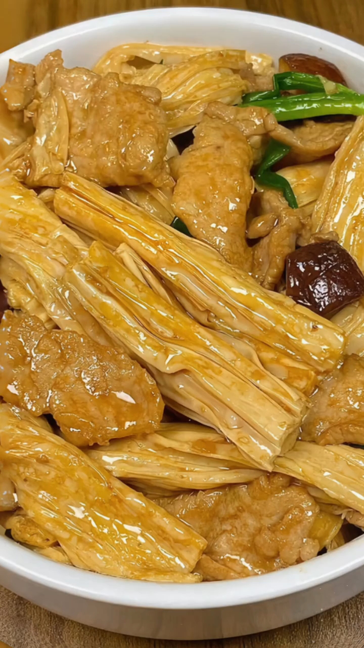 腐竹炒肉！！出锅那一刻真的惊艳到我了