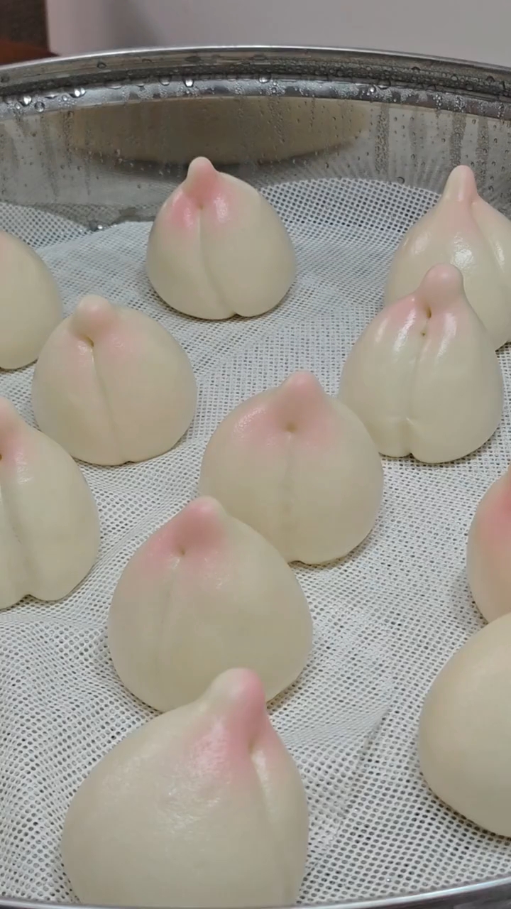 30秒教会你制作软乎乎的小桃子馒头!