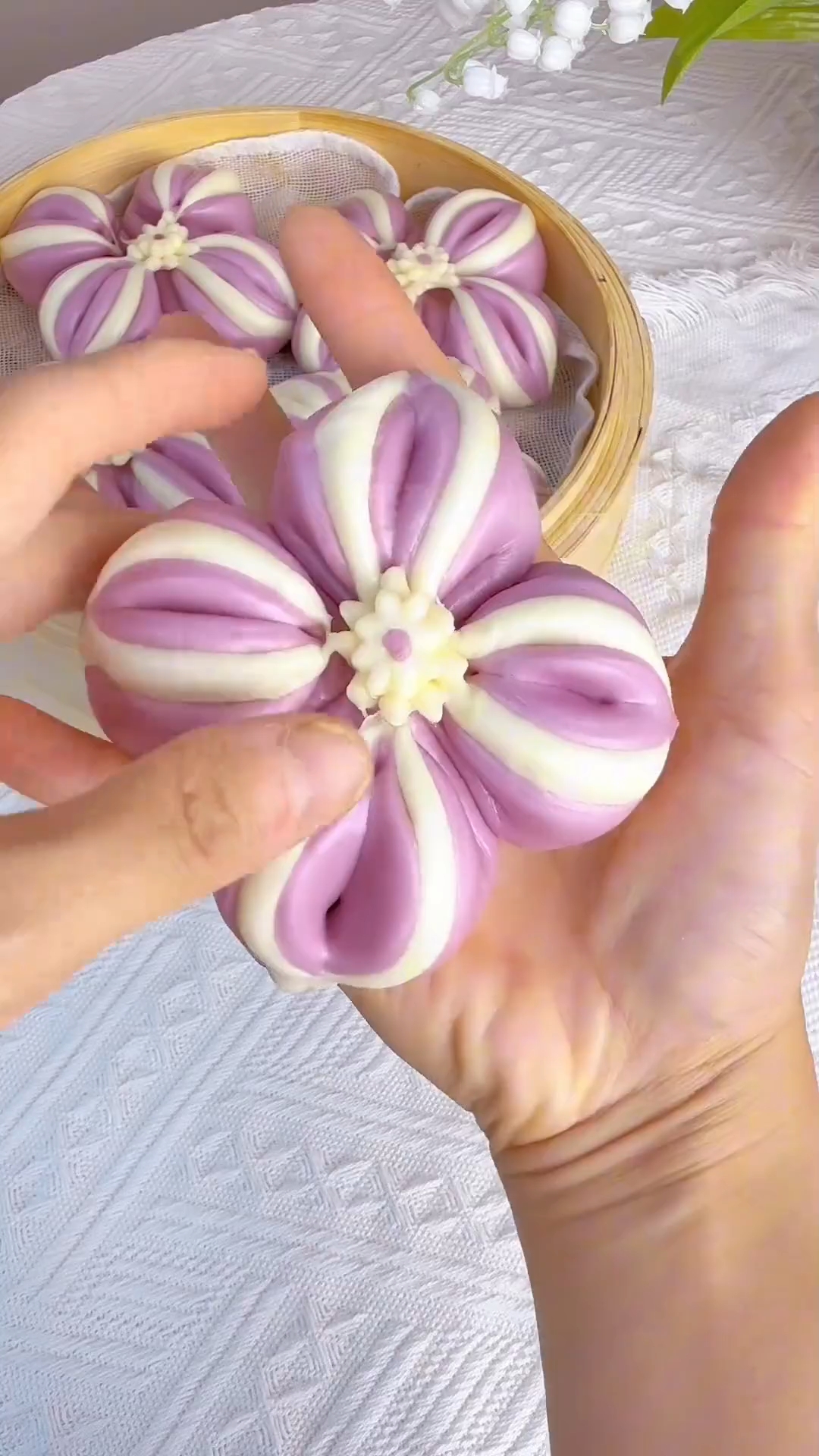 紫薯花卷这样做老人孩子都喜欢吃！