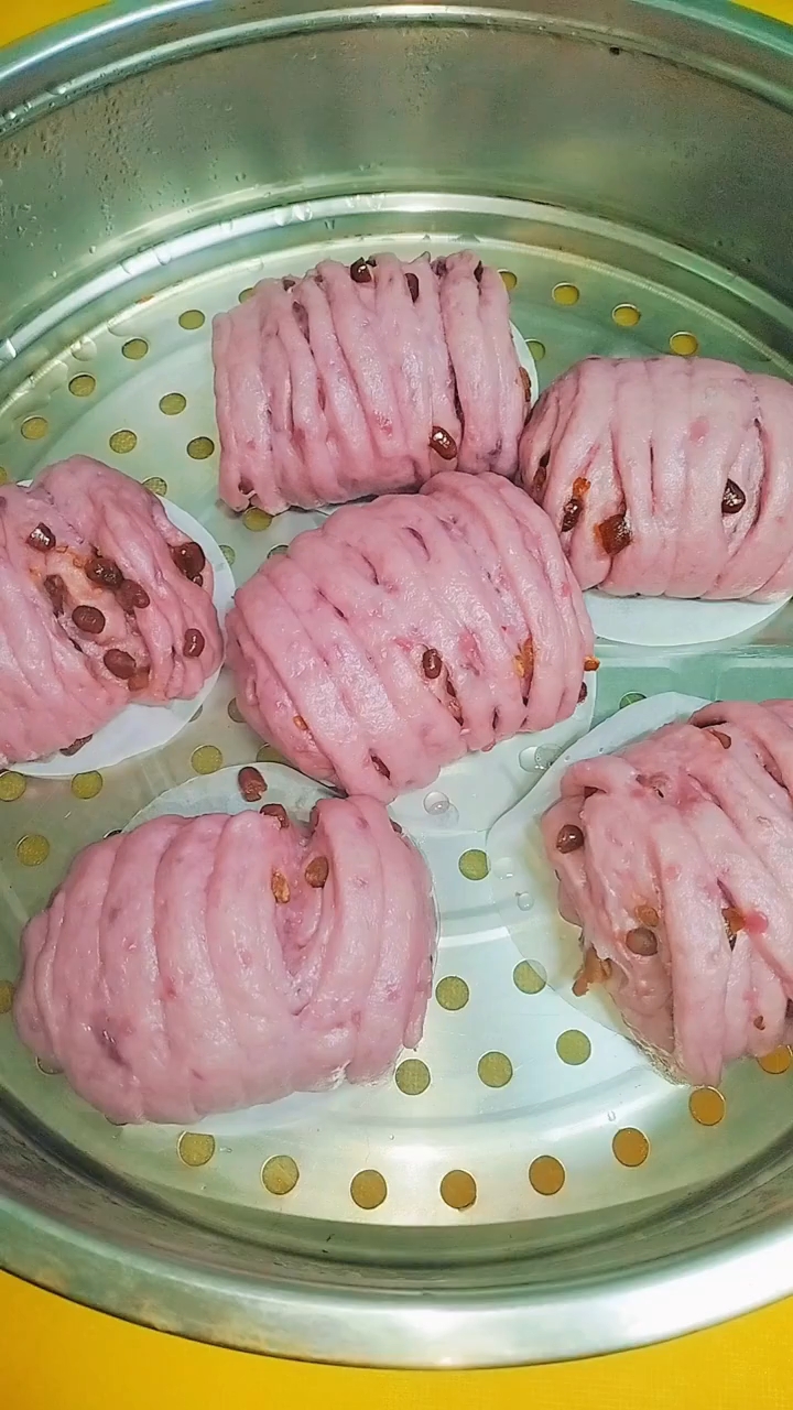 紫薯花卷出锅喽 做法简单,好看又好吃!