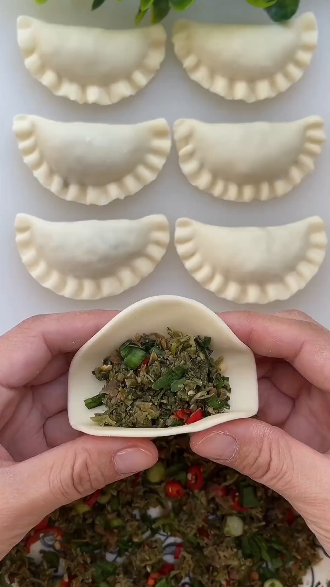 花边饺子包法简单,一看就会,有喜欢的收藏试试吧!#面食分享 