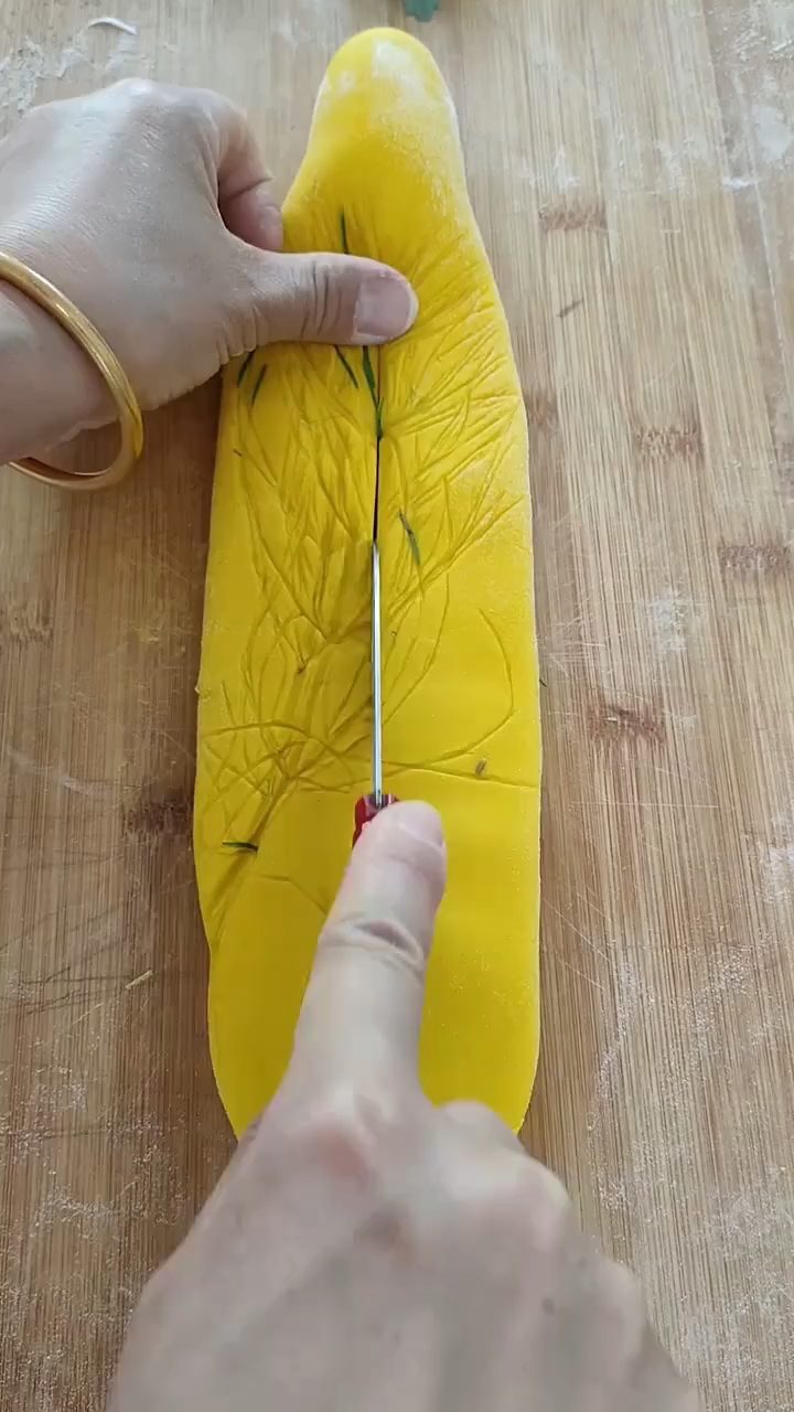 花样枣花馍慢动作手法教程,有喜欢的收藏试试吧!