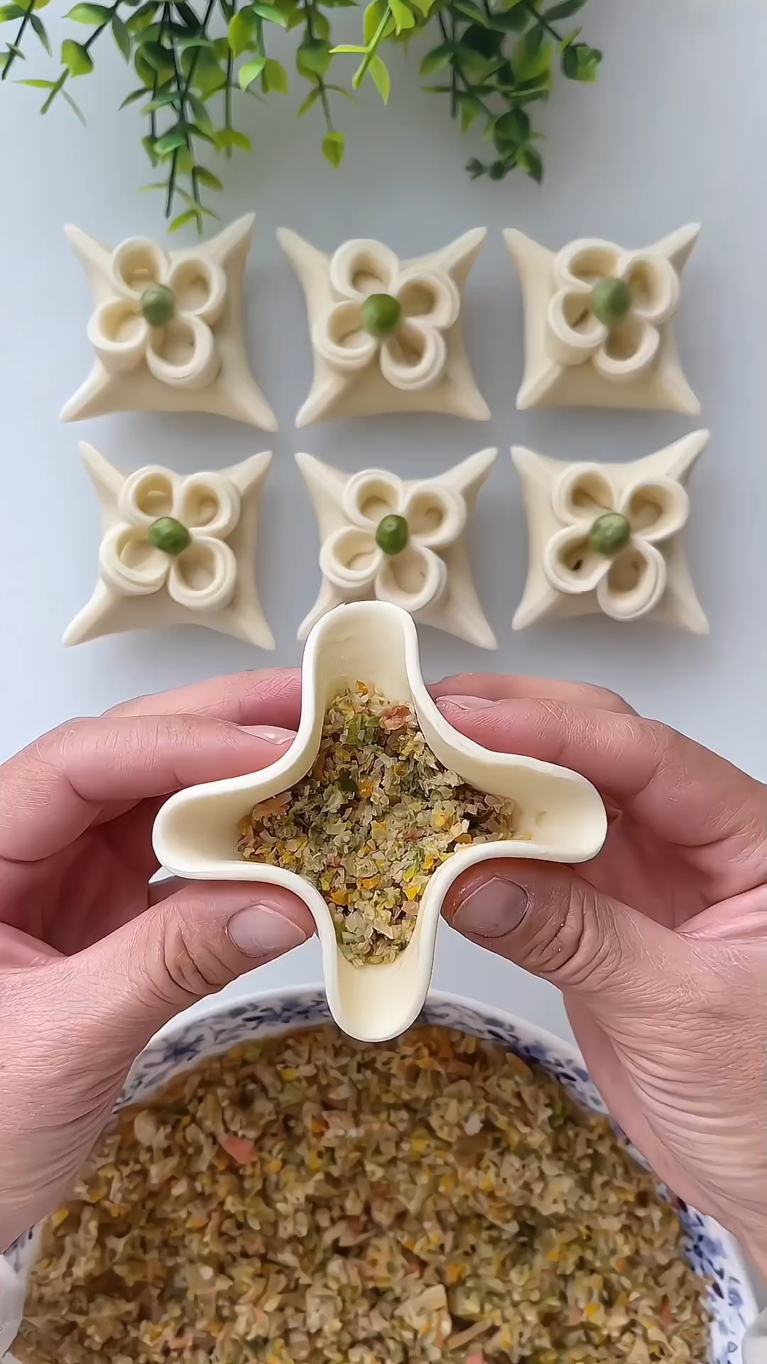 花样素饺子包法教程来了 ,简单又好看,有喜欢的人收藏试试吧!