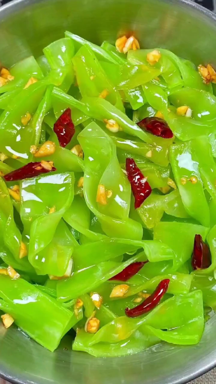 在朋友家吃过一次，被惊艳到了！餐桌上最受欢迎的十种凉拌菜做法