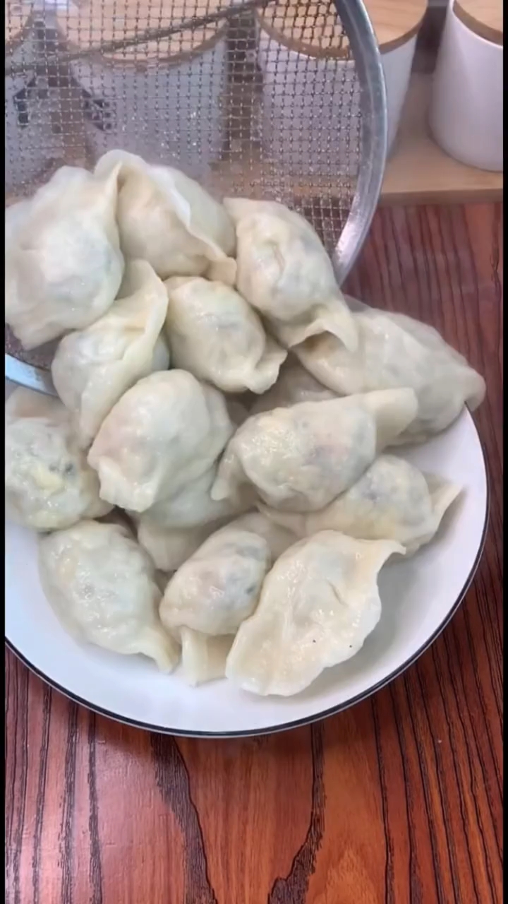 西葫芦鸡蛋饺子详细教程!简单又好吃!