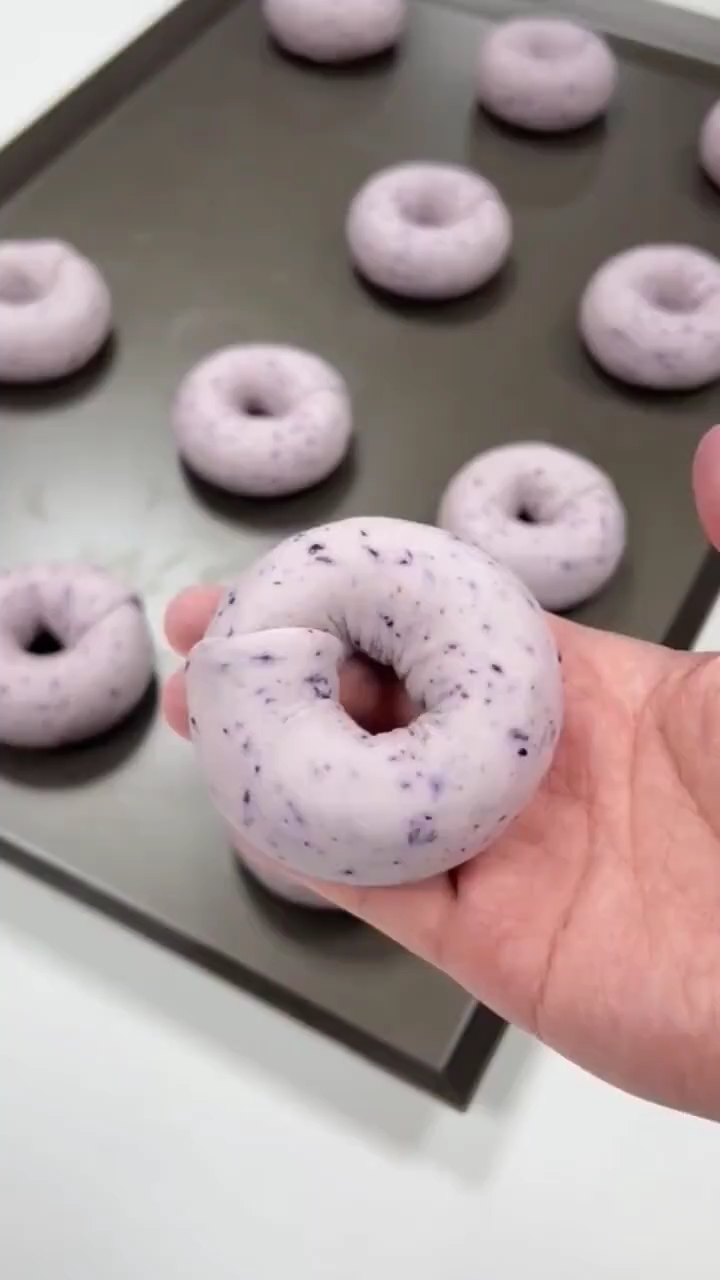 蓝莓酱甜甜圈做法！