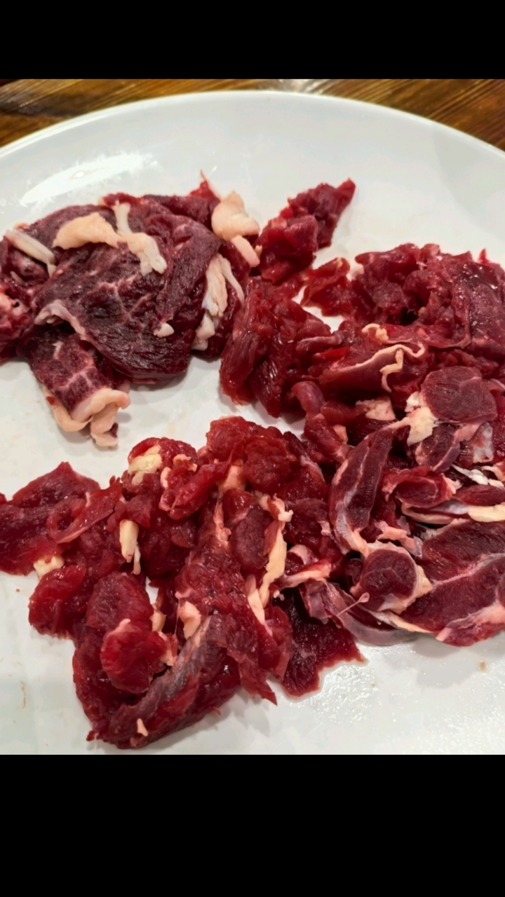 二人世界的周日晚餐本地牛肉火锅火辣滚烫