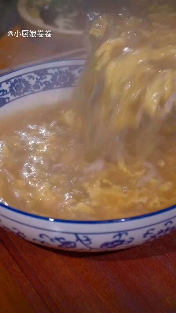 榨菜肉丝鸡蛋汤。