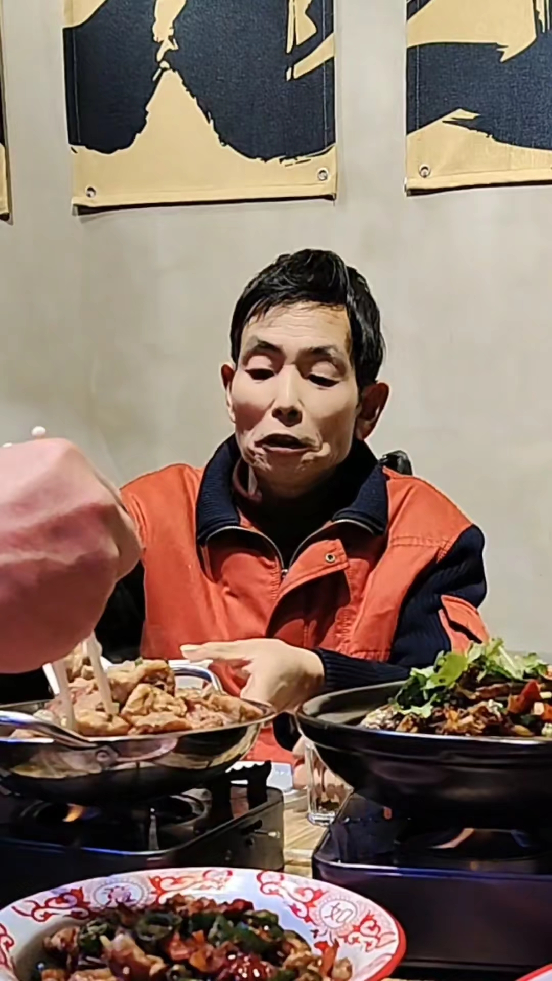 菜肴口味吃腻了,去哪里换口味?长兴县城江西小炒还有江西炖钵。
