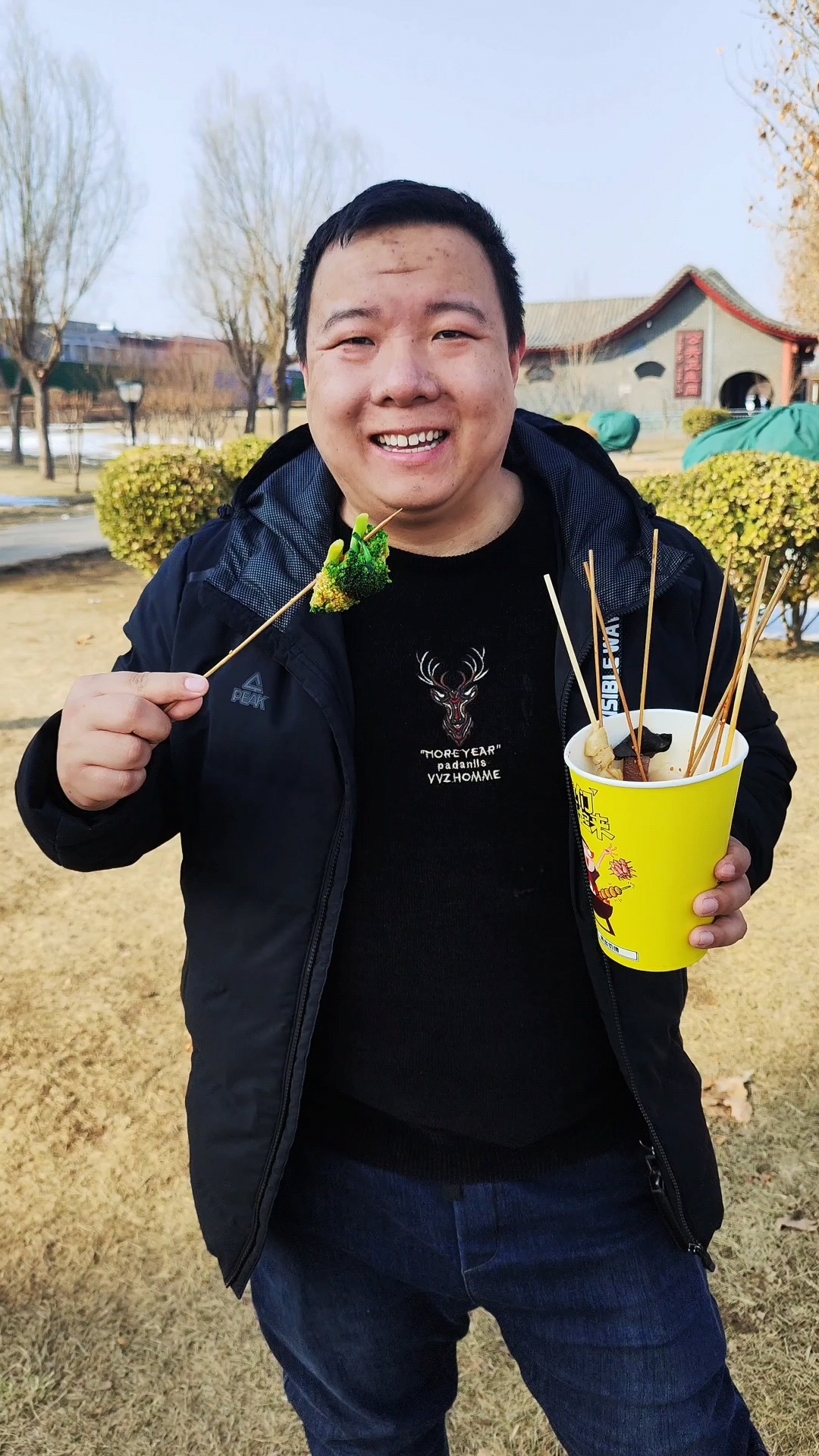 钵钵鸡钵啊钵钵鸡一元一串的西兰花小味嘎嘎香