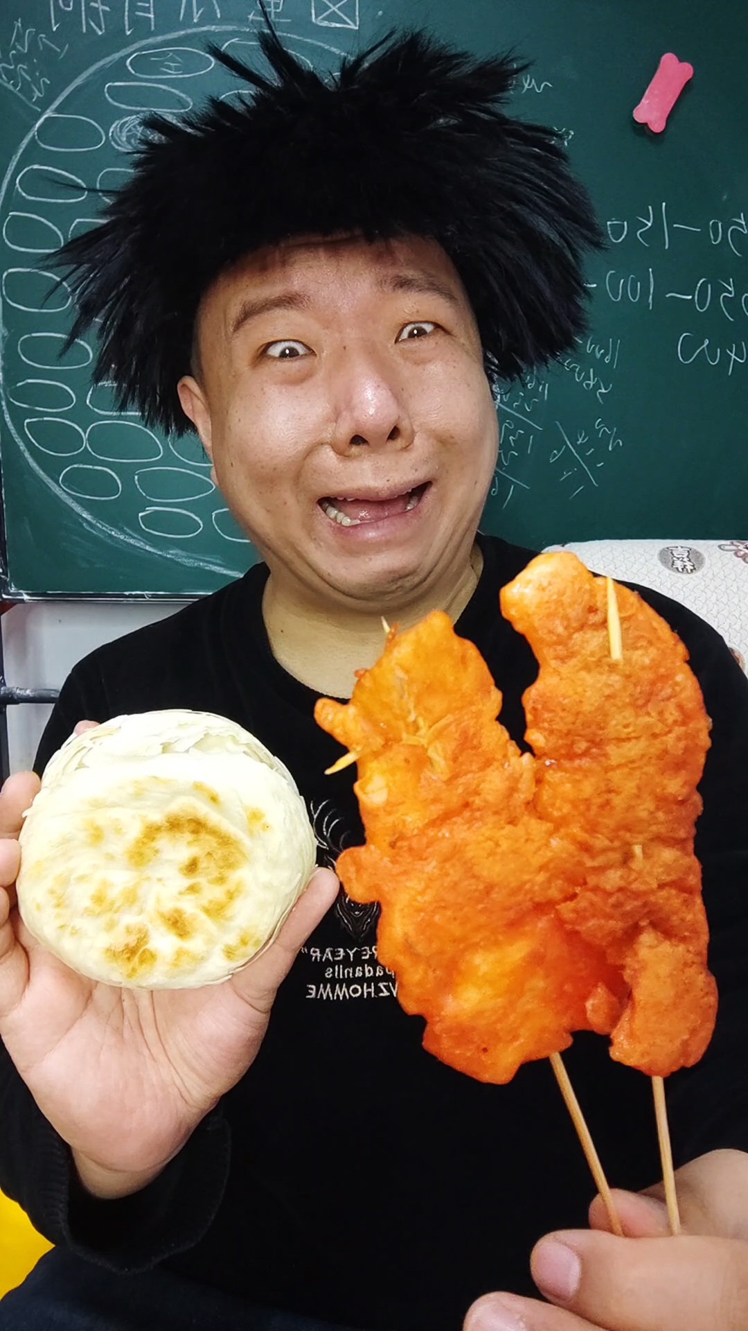 烧饼夹鸡排吃上一吃真香,你记住了吗!哈哈哈哈哈哈