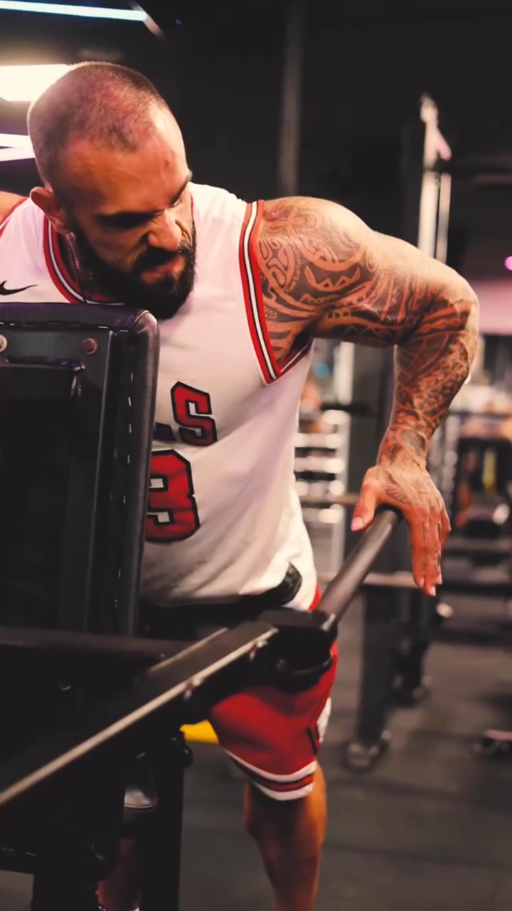 纹身,肌肉男,钢铁笵,这才到男人该有的样子