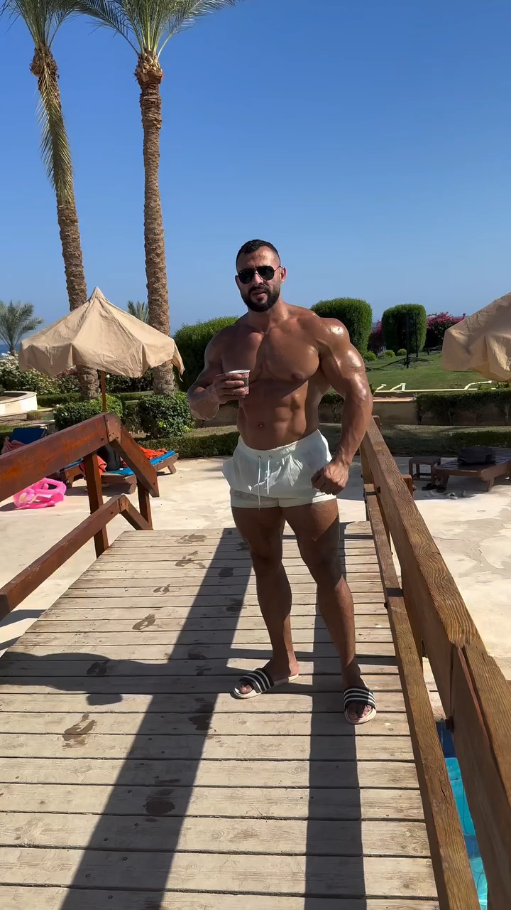 肌肉大汉，性张力拉满，太棒了