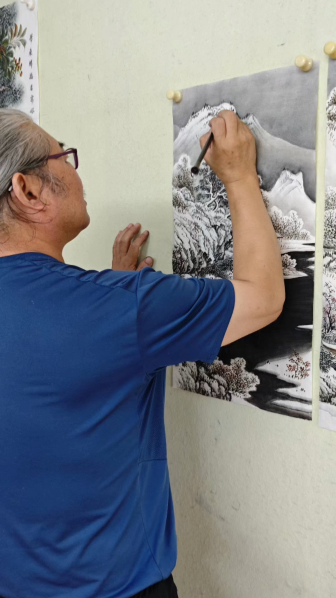 大红袍画家周金山