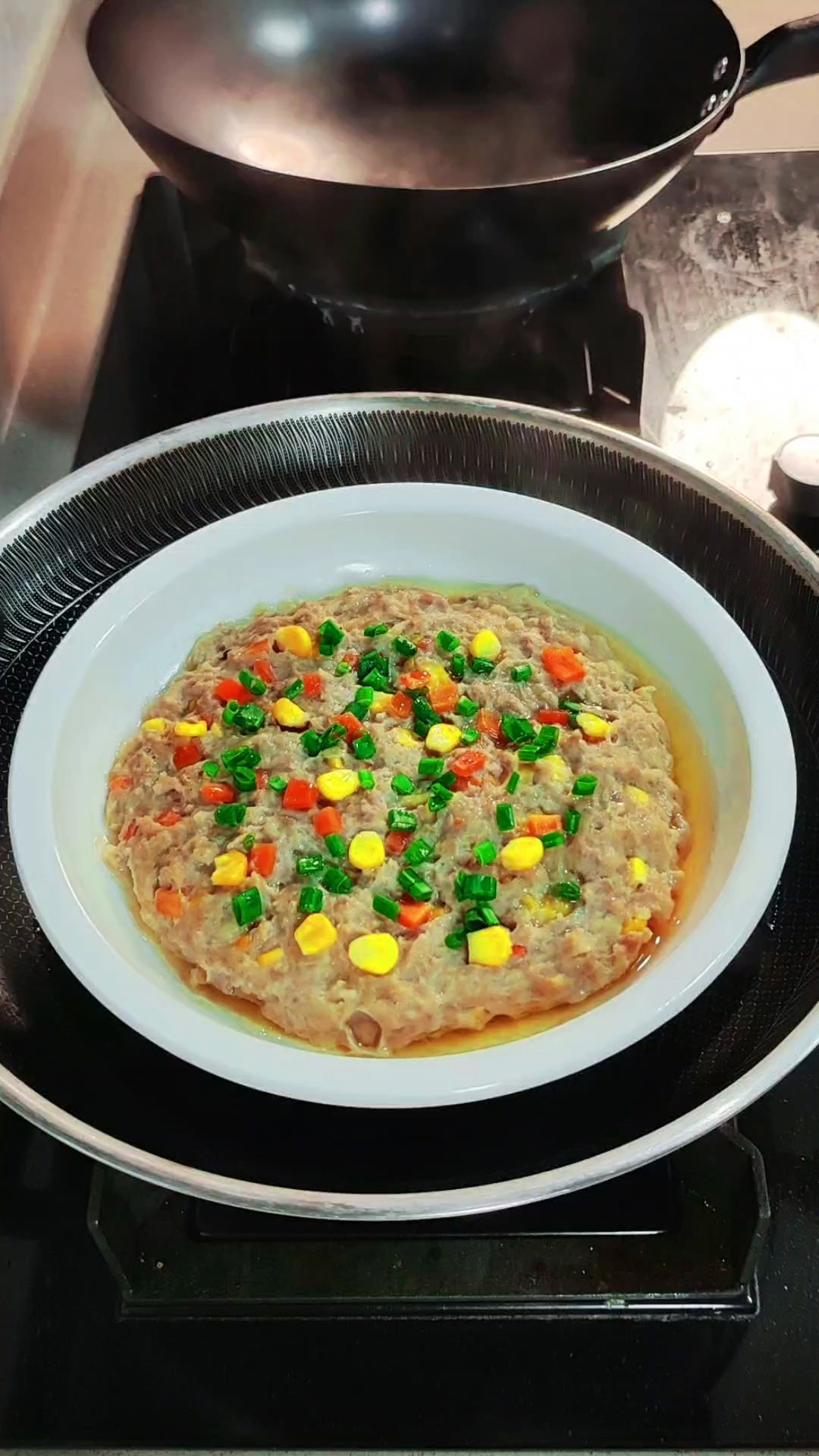 马蹄蒸肉饼,鲜嫩多汁,实在太好吃了,大人小孩的最爱。赶紧去试