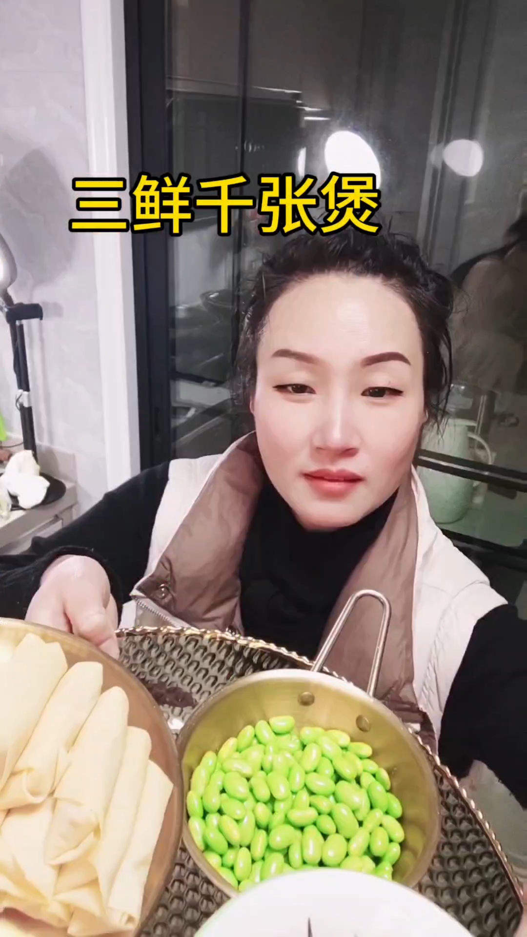 薄脆的豆皮包裹着鲜嫩的肉,配上小河虾的美味,正是入口即化