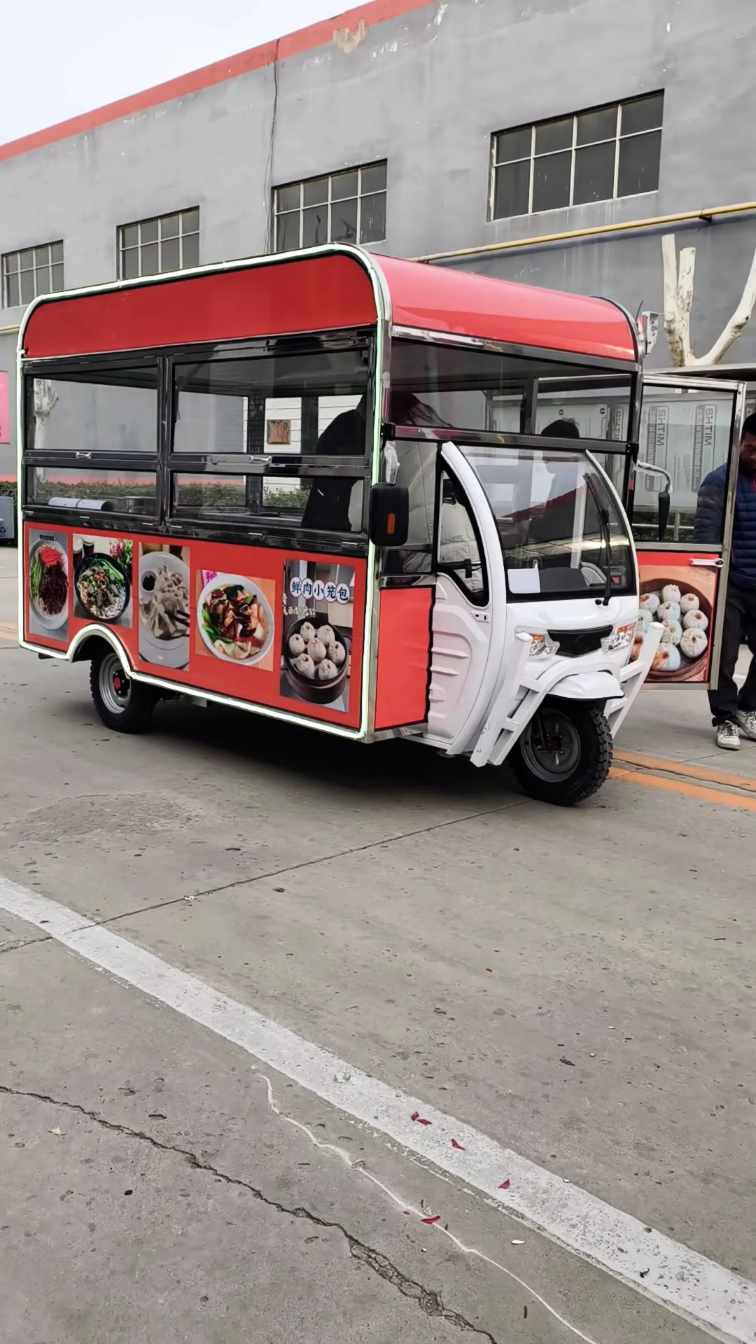 电动三轮厨房一体餐车