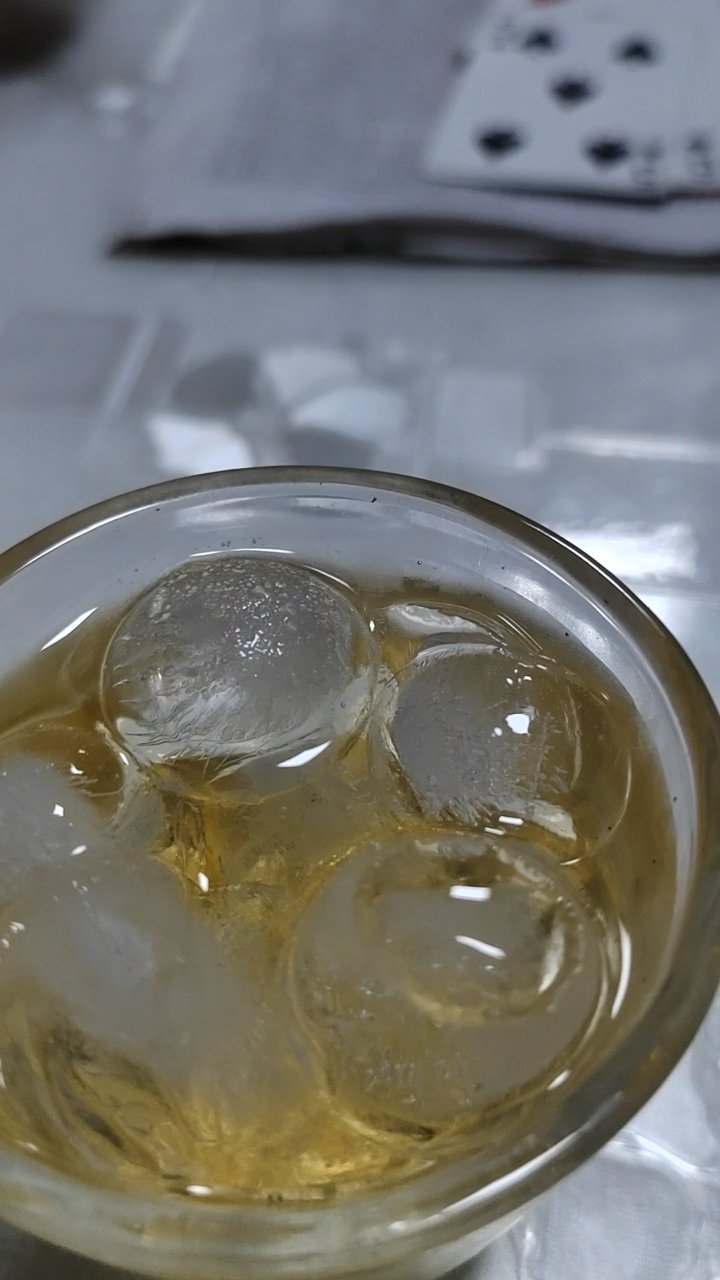 哈哈哈,葡萄美酒夜光杯