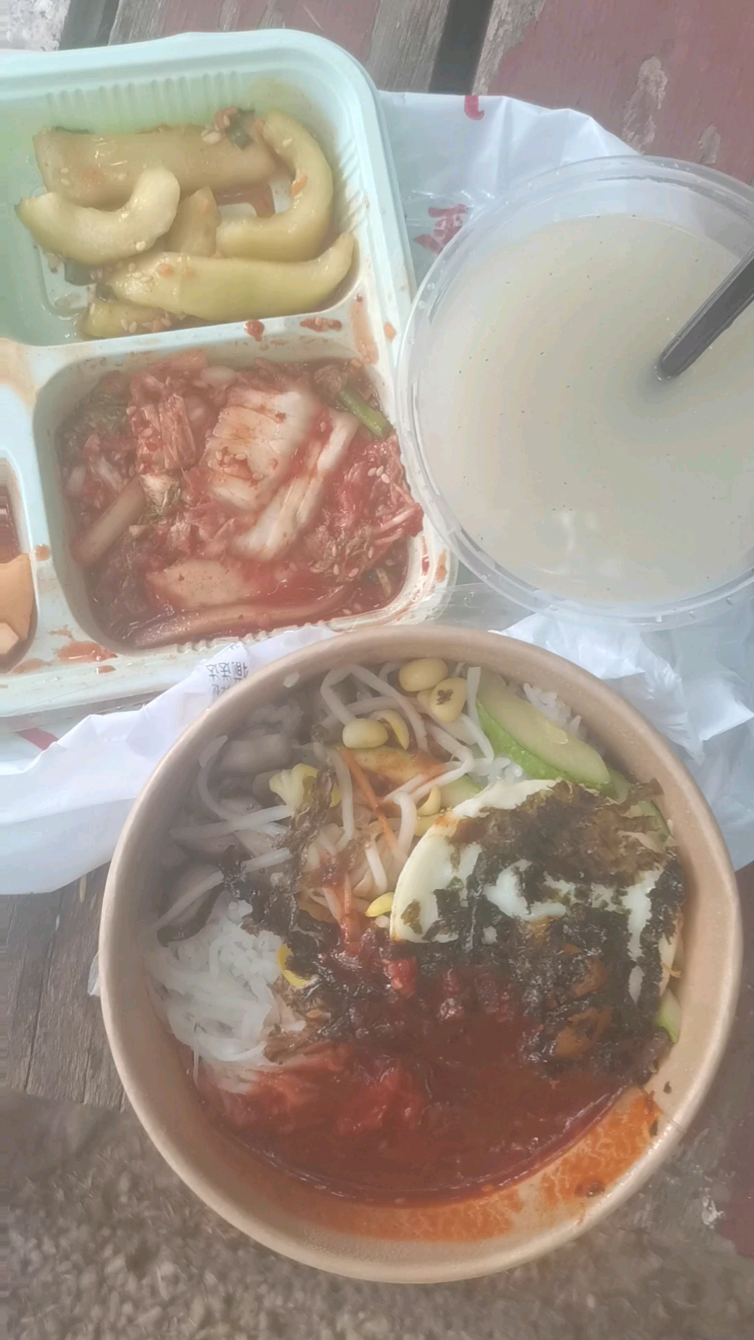 广州新款韩式石锅拌饭(韩式酱味)+海带汤(胡椒味)+四样小菜