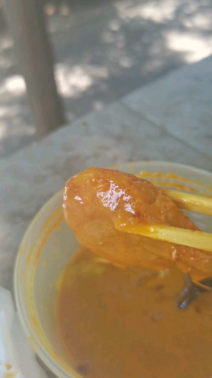 广州越南红咖喱绘海鲜饭(章鱼虾,时蔬配菜等)吸汁豆腐配柠檬茶