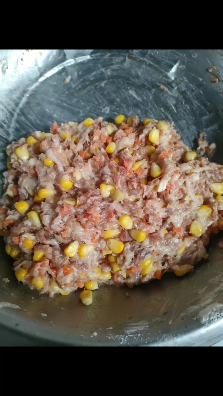 朋友明天早上饺子可以预定 玉米胡萝卜饺子 韭菜饺子 南姜鸡翅