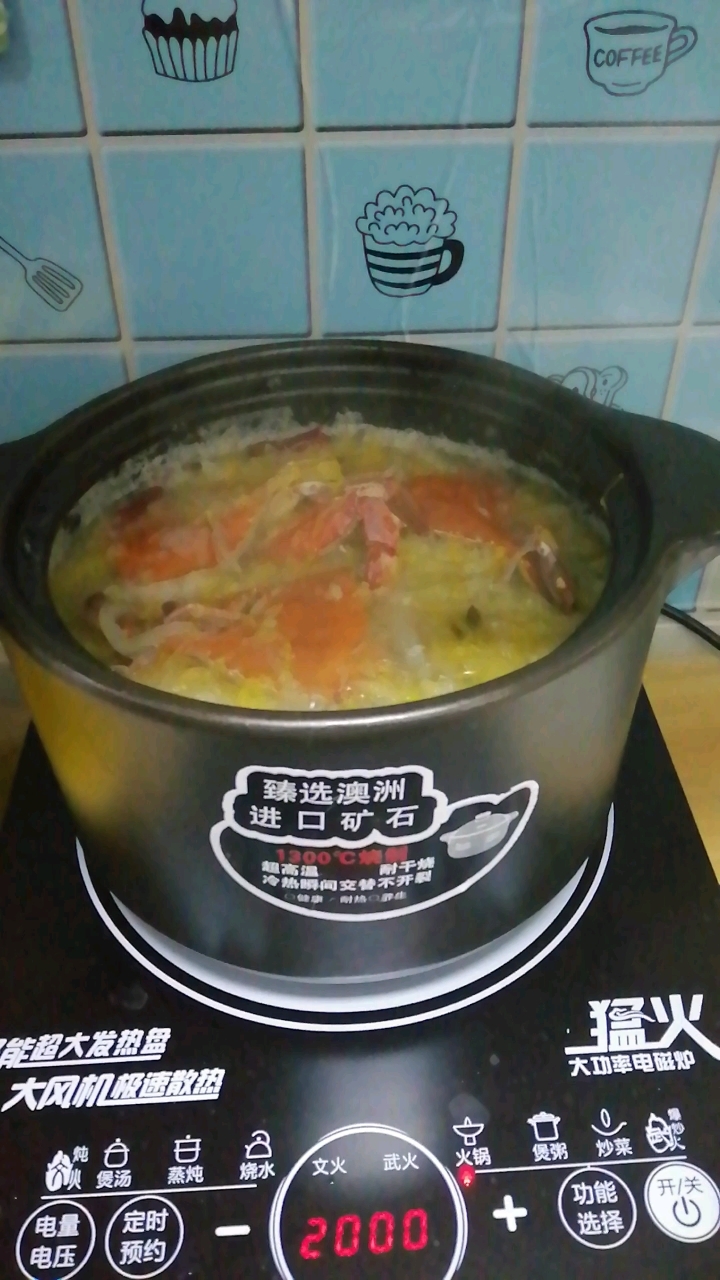 今晚做个砂锅酸菜,〈海鲜,酸菜,羊肉片,粉丝)