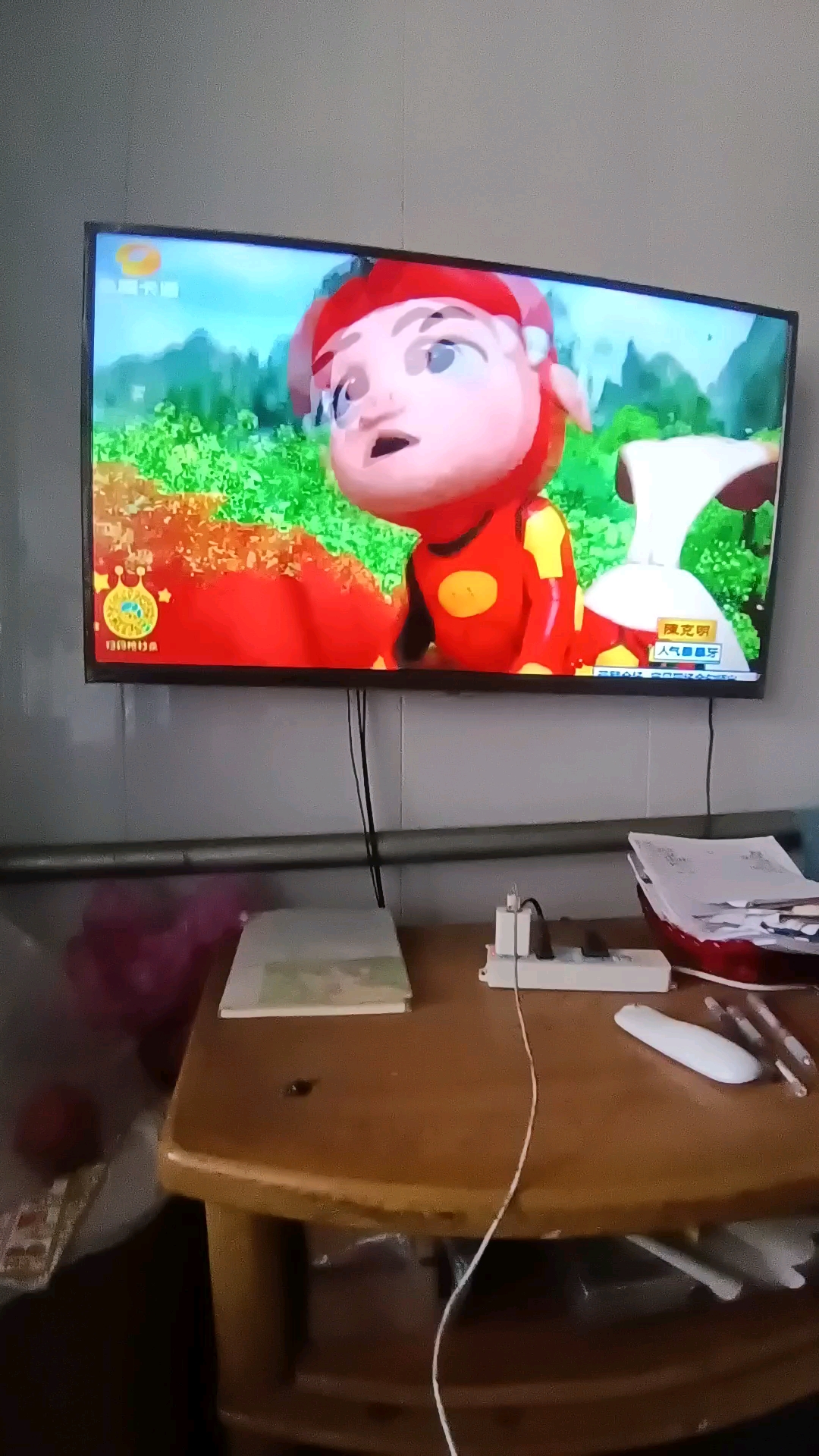 星航用绳子套住大公鸡的脚,不料绳子被切断,原来是雷普森的人