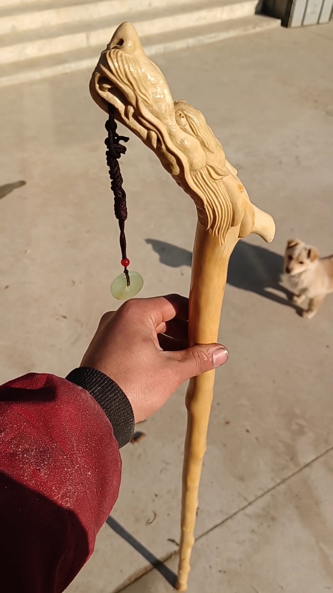 鸡骨头木,手工雕刻,龙头禅杖!一把昂首小白龙!