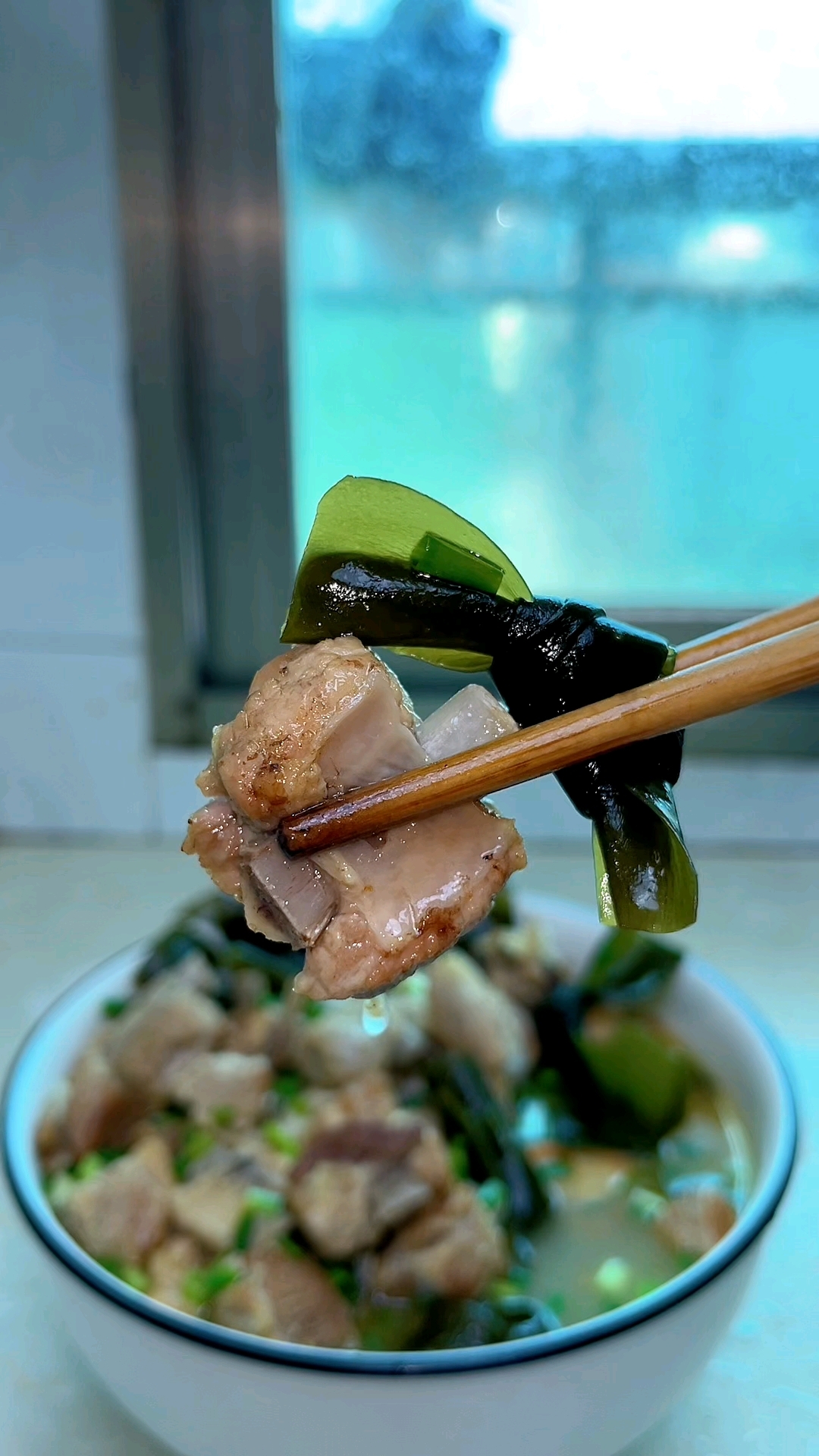炖排骨直接下锅焯水就错了，教你正确做法，汤鲜味美不腥不柴！