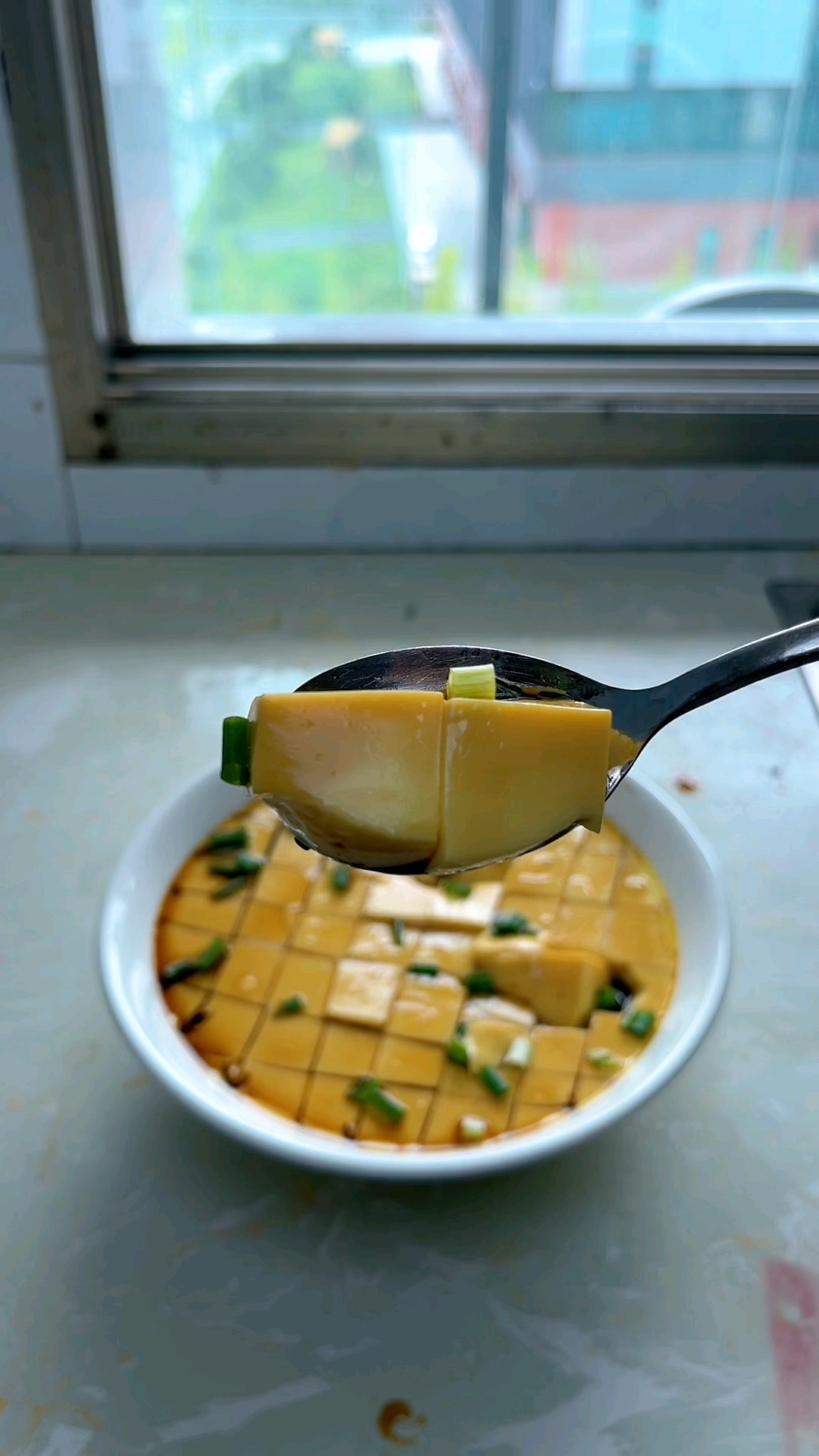 水蒸蛋是用冷水还是热水？很多人都做错了，难怪全是蜂窝还不好吃