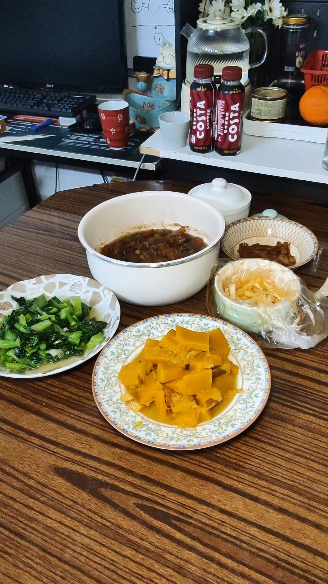 今天午餐-红烧排骨-焖南瓜-炒青菜#家常便饭吃得香