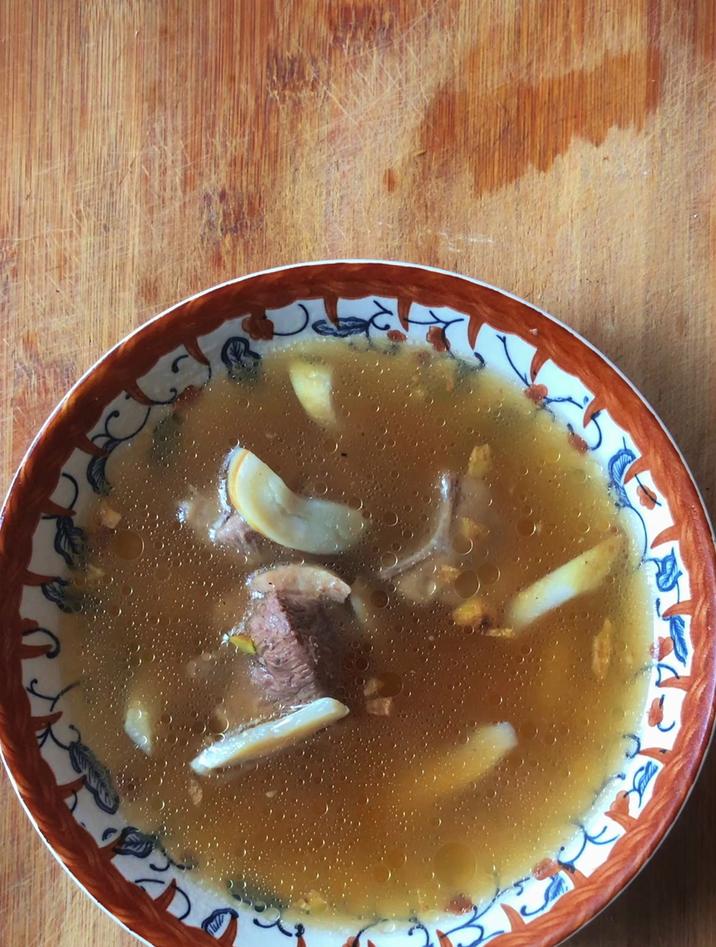 番鸭跟什么煲汤最佳,和松茸煲汤最佳