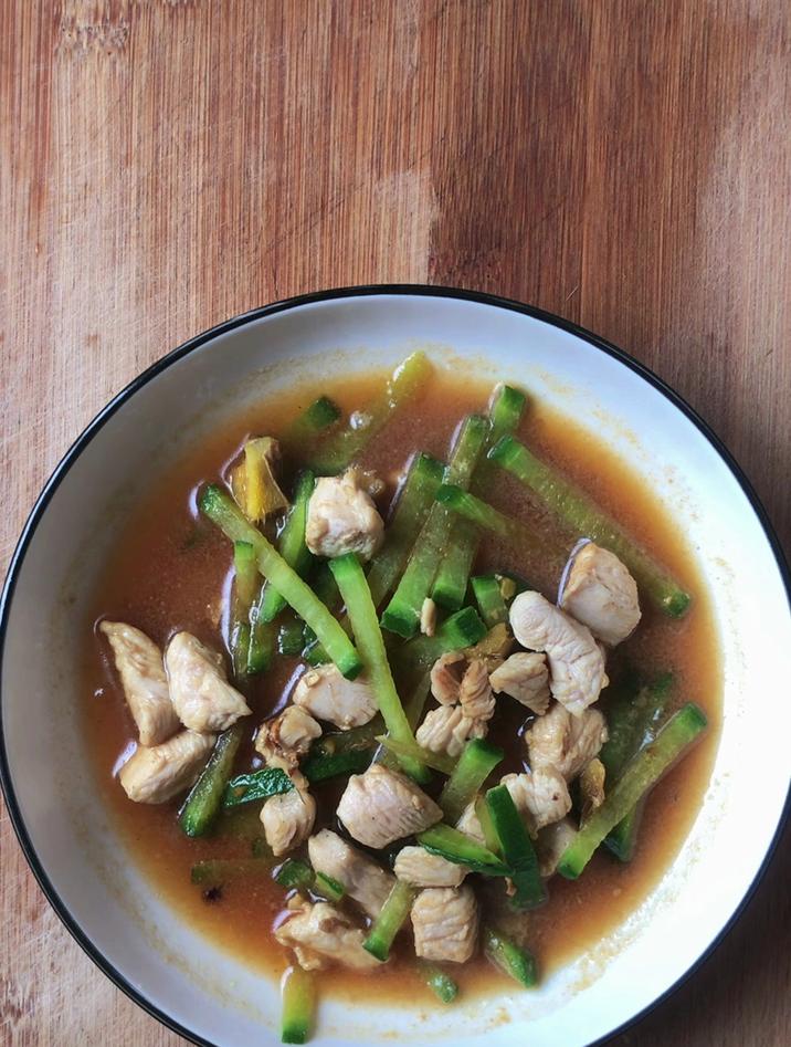 鸡胸肉炒什么好吃,炒青萝卜好吃