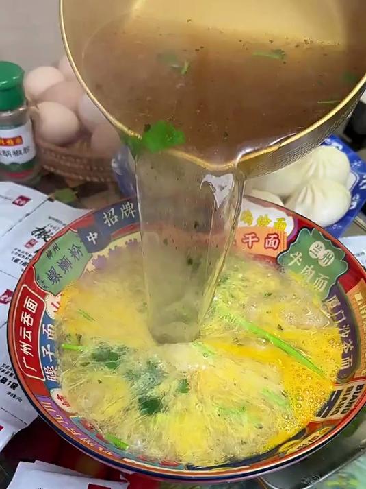 早餐不知道吃什么时候就来一碗安徽的撒汤热热乎乎的既营养又方便