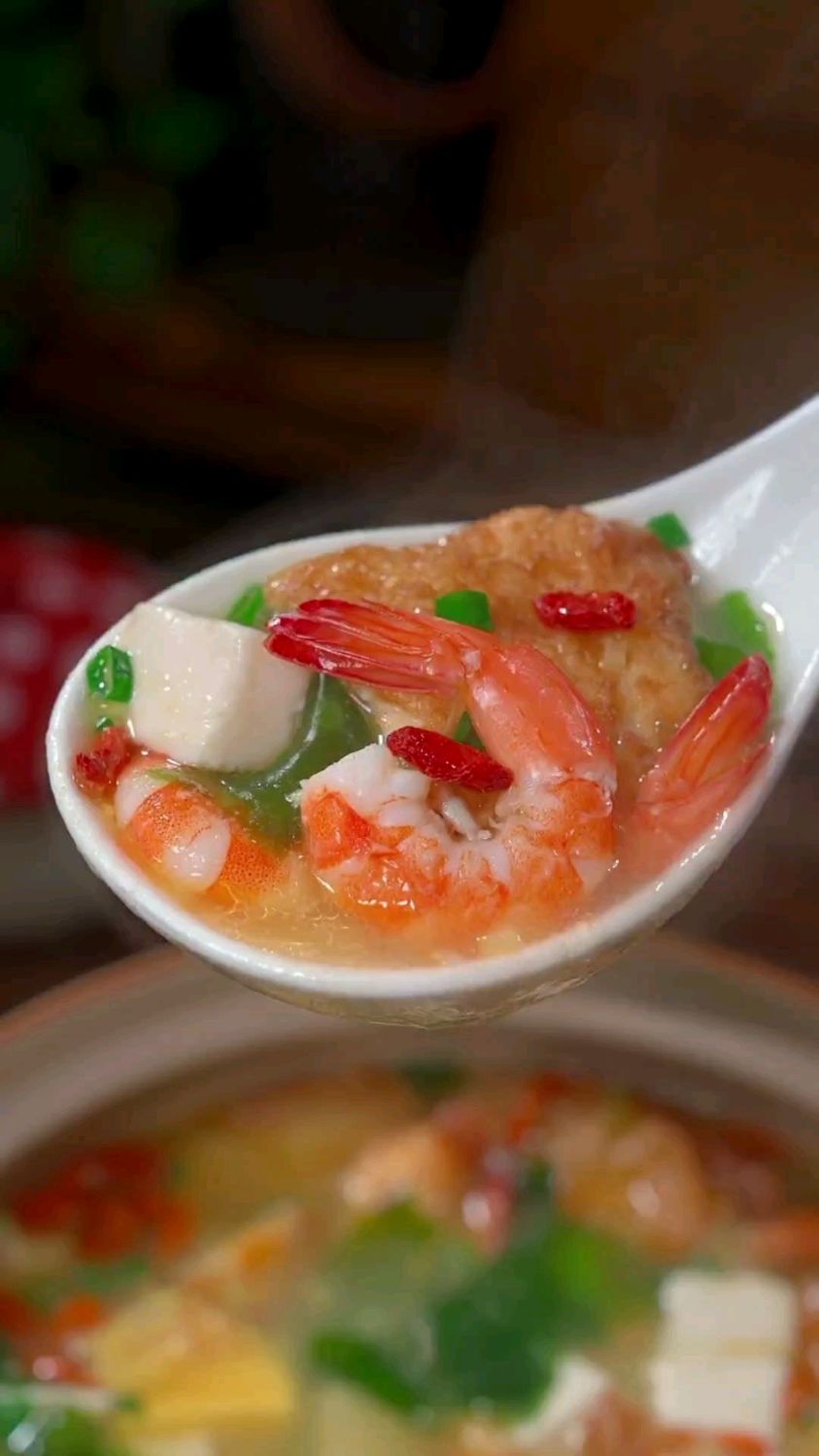 家里有小朋友的,一定要学会这个裙带菜鸡蛋汤,汤鲜味美。