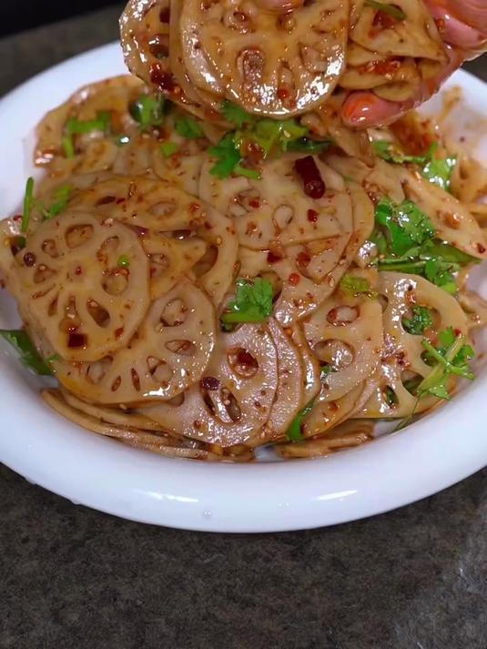 凉拌藕片,酸辣脆爽嘎嘎好吃