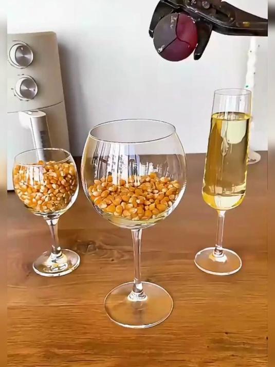 如何在家用杯子制作出一杯爆米花？
