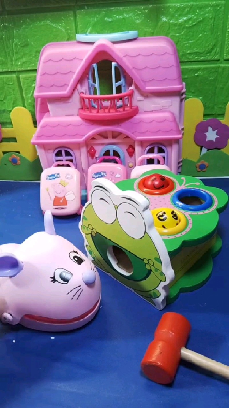 玩具视频小故事~小兰宝宝在大鳄鱼的嘴里