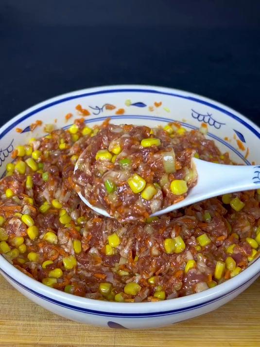 胡萝卜玉米猪肉馅，小朋友爱吃的饺子馅儿