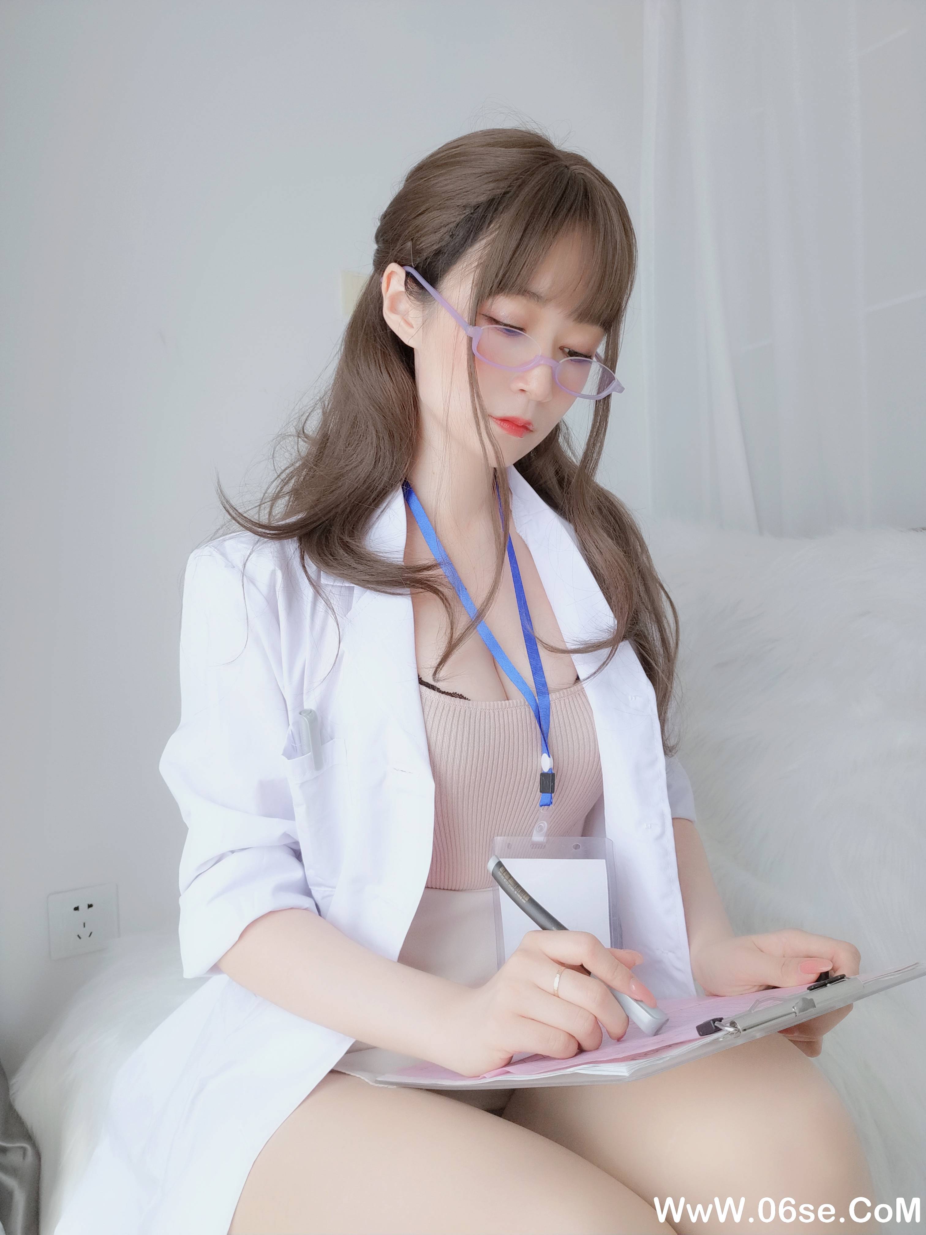 图片[72]-Coser小姐姐白银 NO.060 – 私人医生[159P+6V1.03G]-六色网