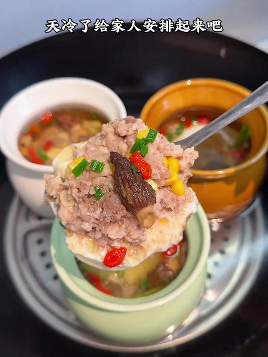 每周都会做几次的玉米肉饼瓦罐汤