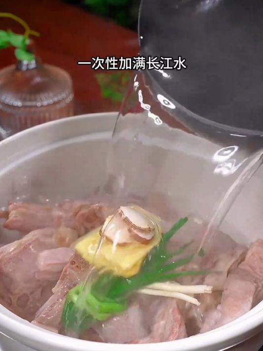 家里有孕妇产妇的,试试这道清炖羊肉汤～