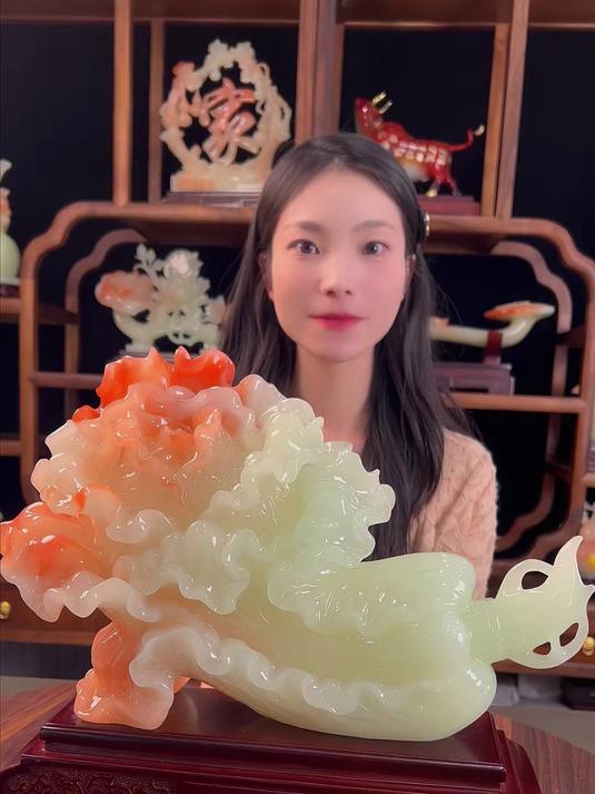 玉白菜镇宅王炸!冰玉整雕,摆玄关就是 “百财进门” 的风水暴击