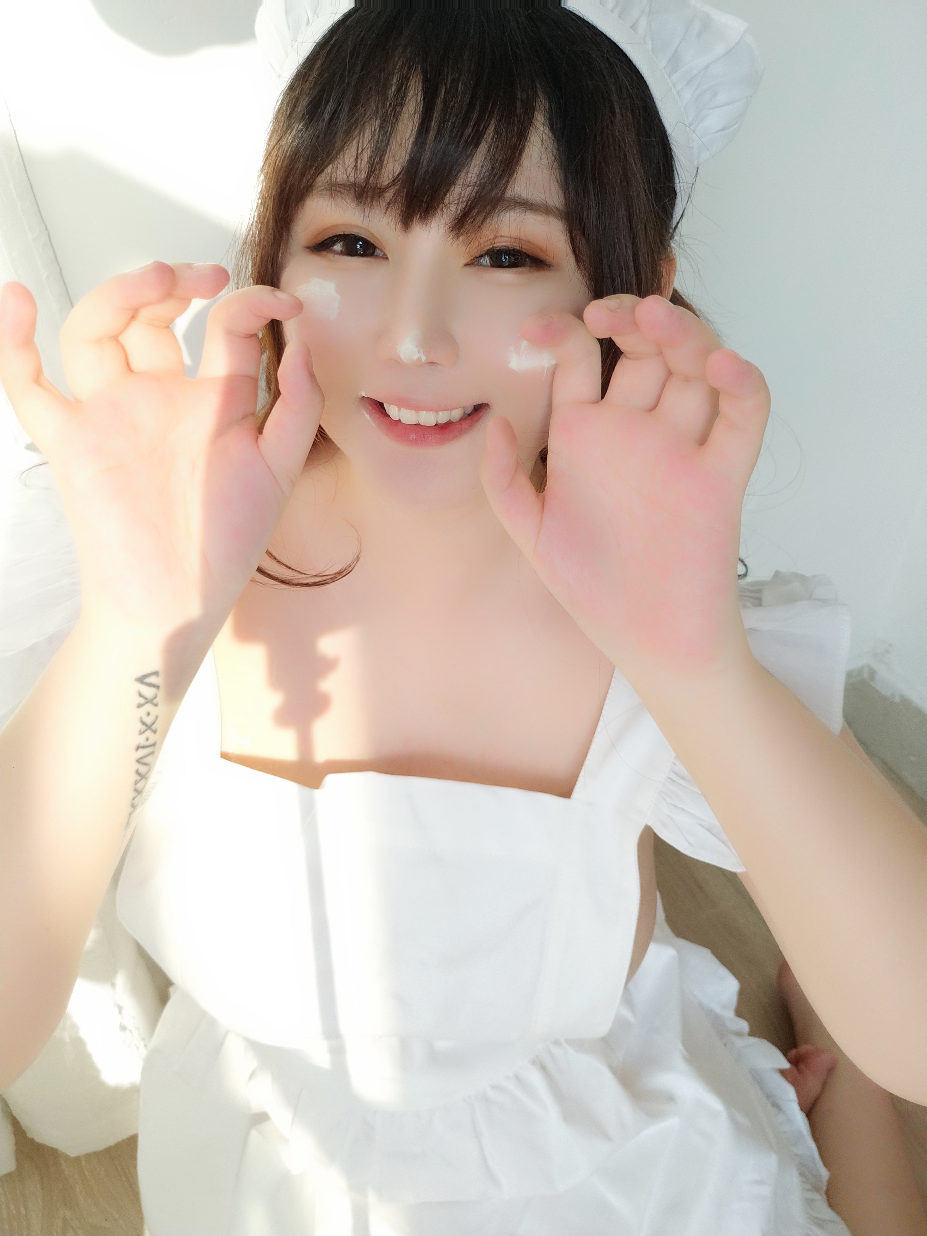 图片[2]-是依酱吖 NO.006 – 小厨娘 [40P88M]-六色网