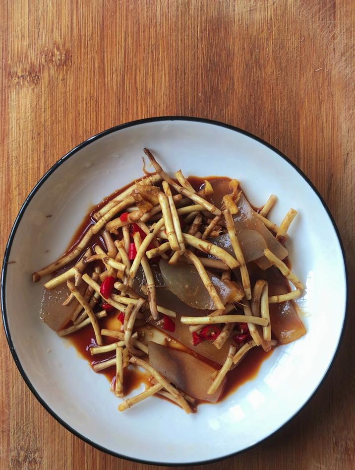 凉拌鱼腥草的做法，跟我这样做，酸辣好吃