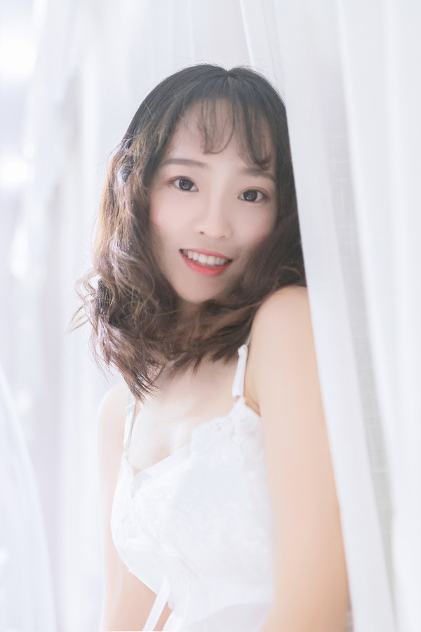 图片[4]-白色和她-六色网