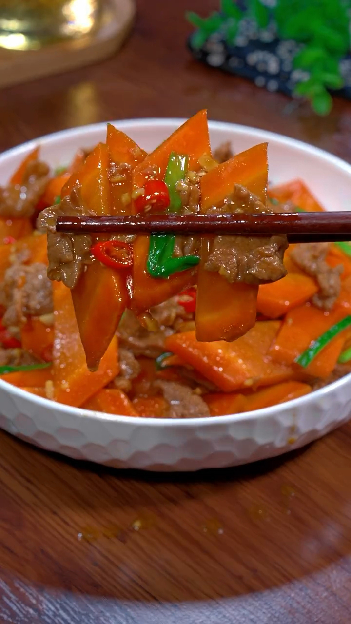 简单的胡萝卜炒肉,你真会吗