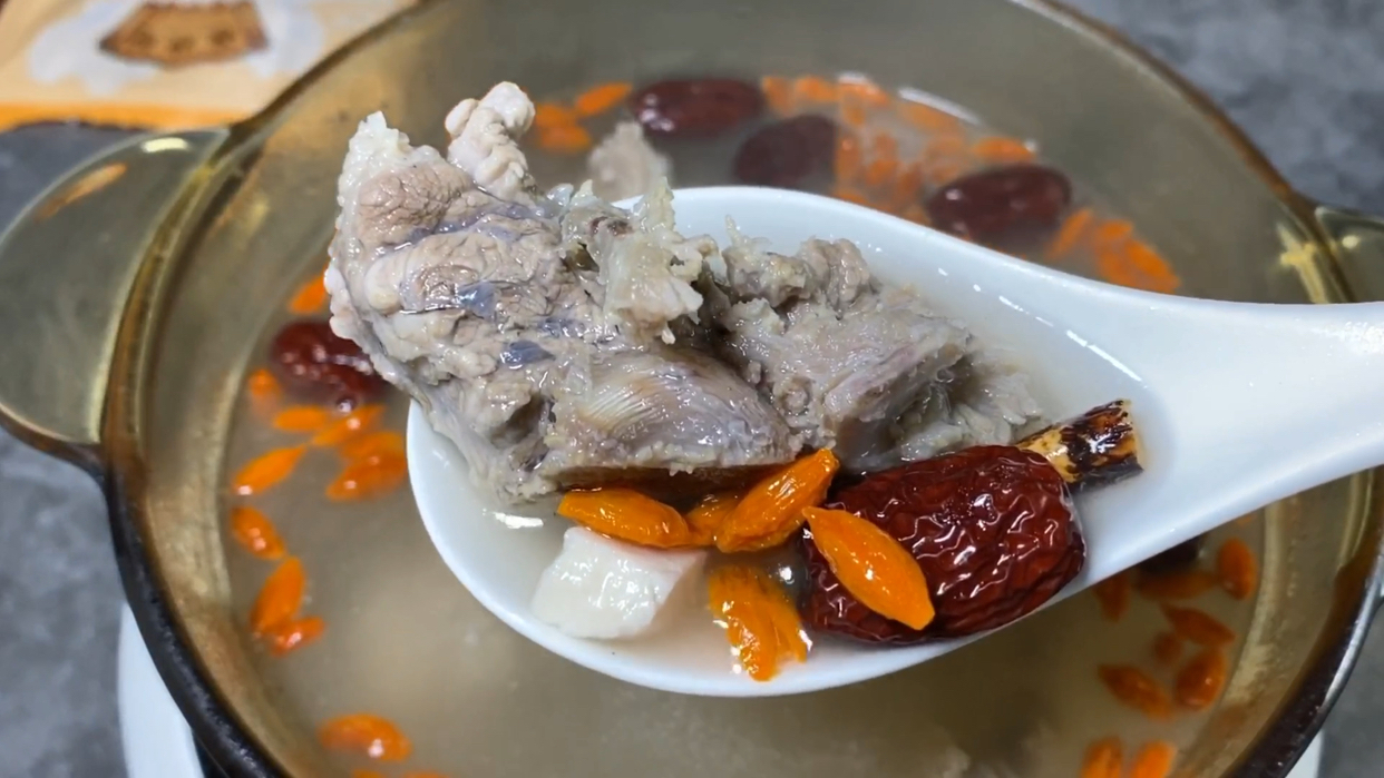 ‼️鲜甜的五指毛桃排骨汤????做法简单✅ #领潮新势力# 