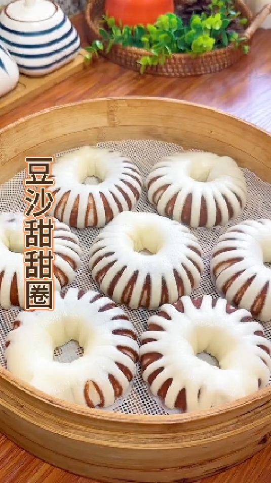 花样面点的多种做法,好吃又好看的豆沙甜甜圈