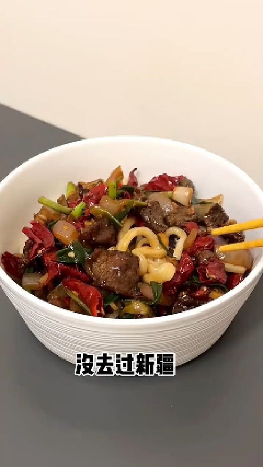 辣皮子拌面的做法